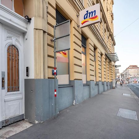 Cozy And Central City Apartment At The Belvedere Wina Bagian luar foto