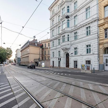 Cozy And Central City Apartment At The Belvedere Wina Bagian luar foto